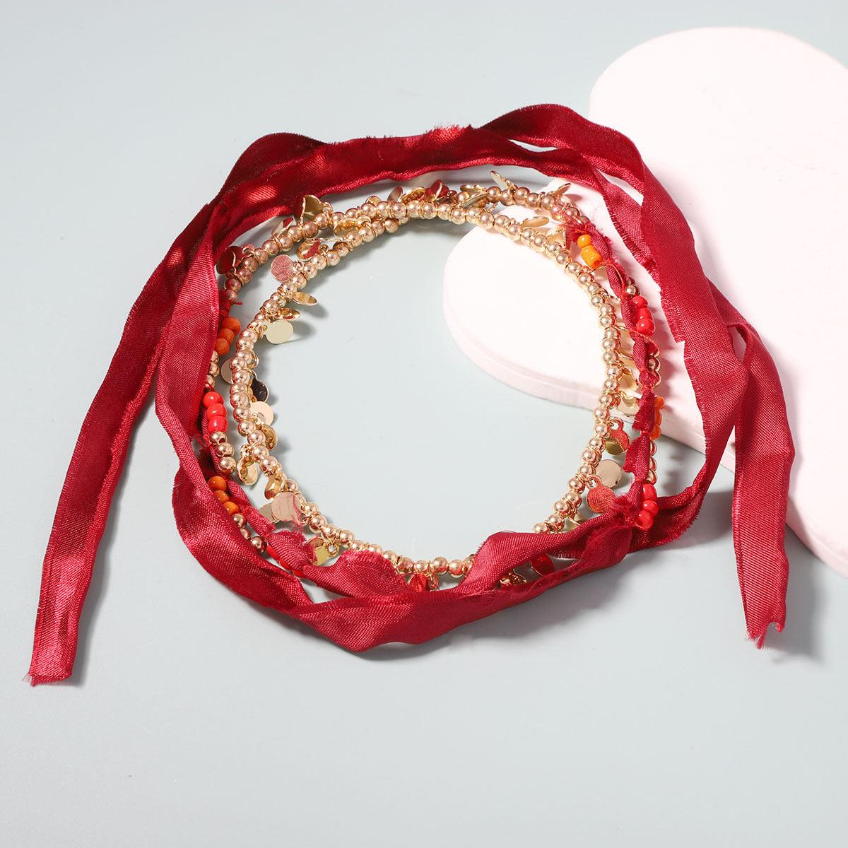 Schöne Halskette mit einzigartigem Stil