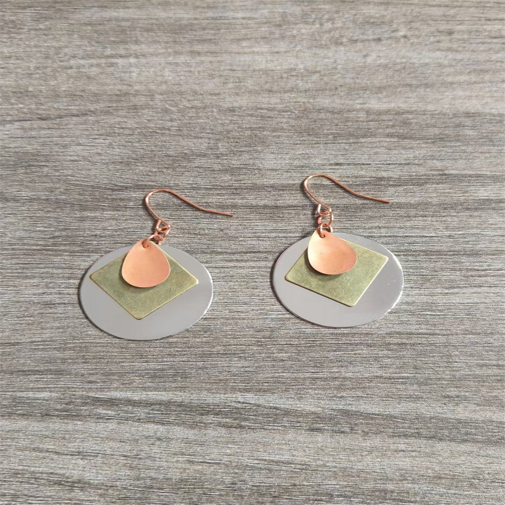 Zarte handwerkliche Ohrring