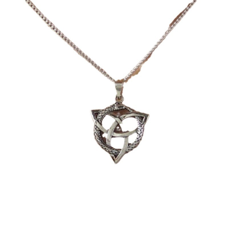 Schöne Silber Halskette mit einzigartigem Stil