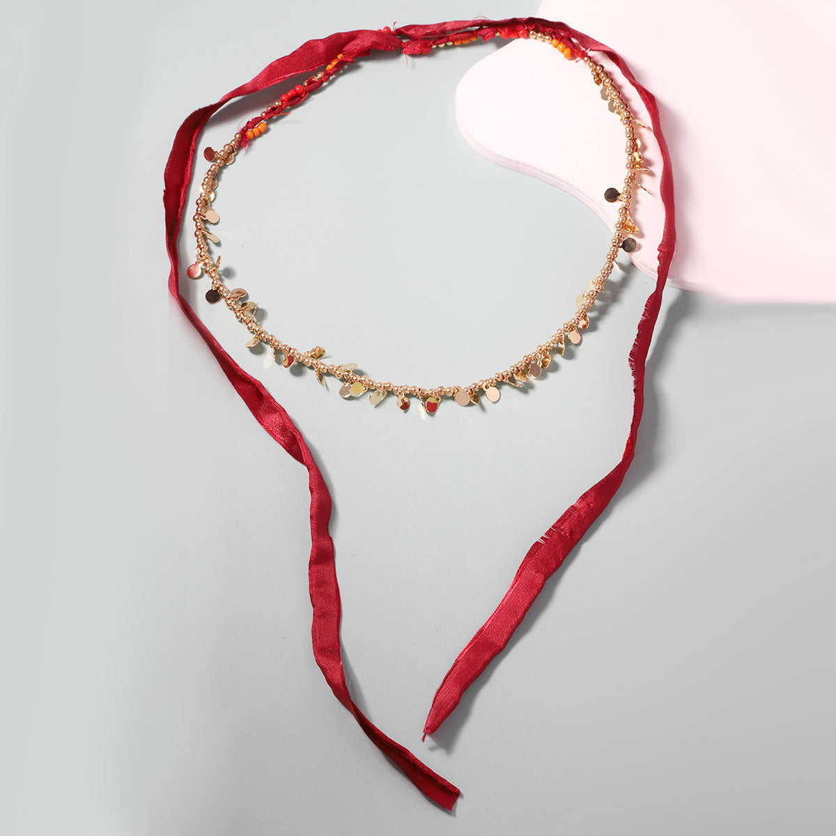 Schöne Halskette mit einzigartigem Stil