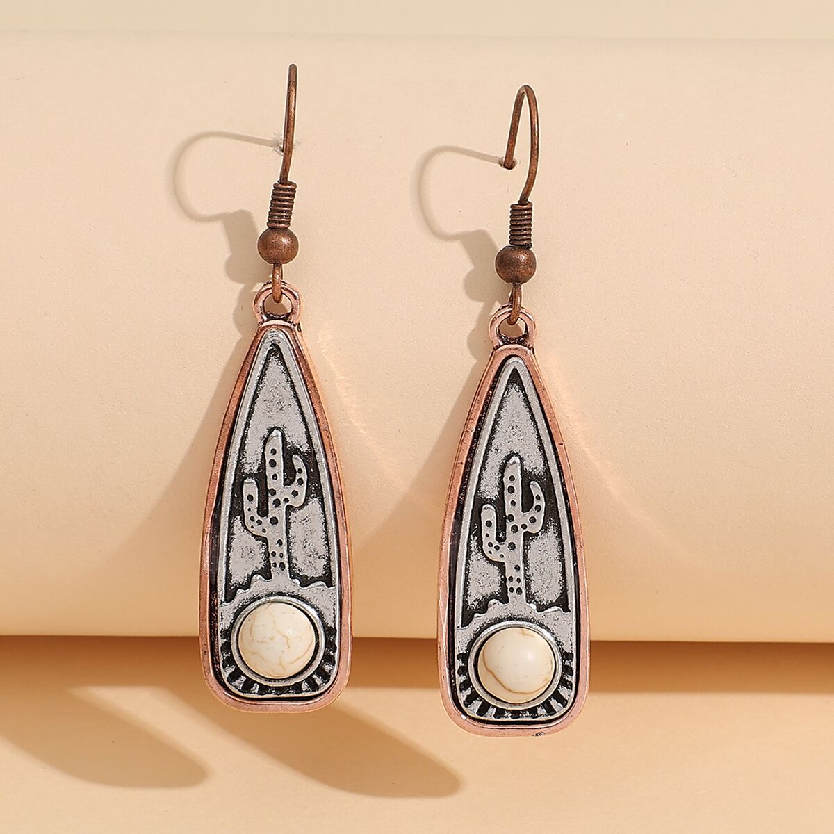 Schöne Halskette mit einzigartigem Stil