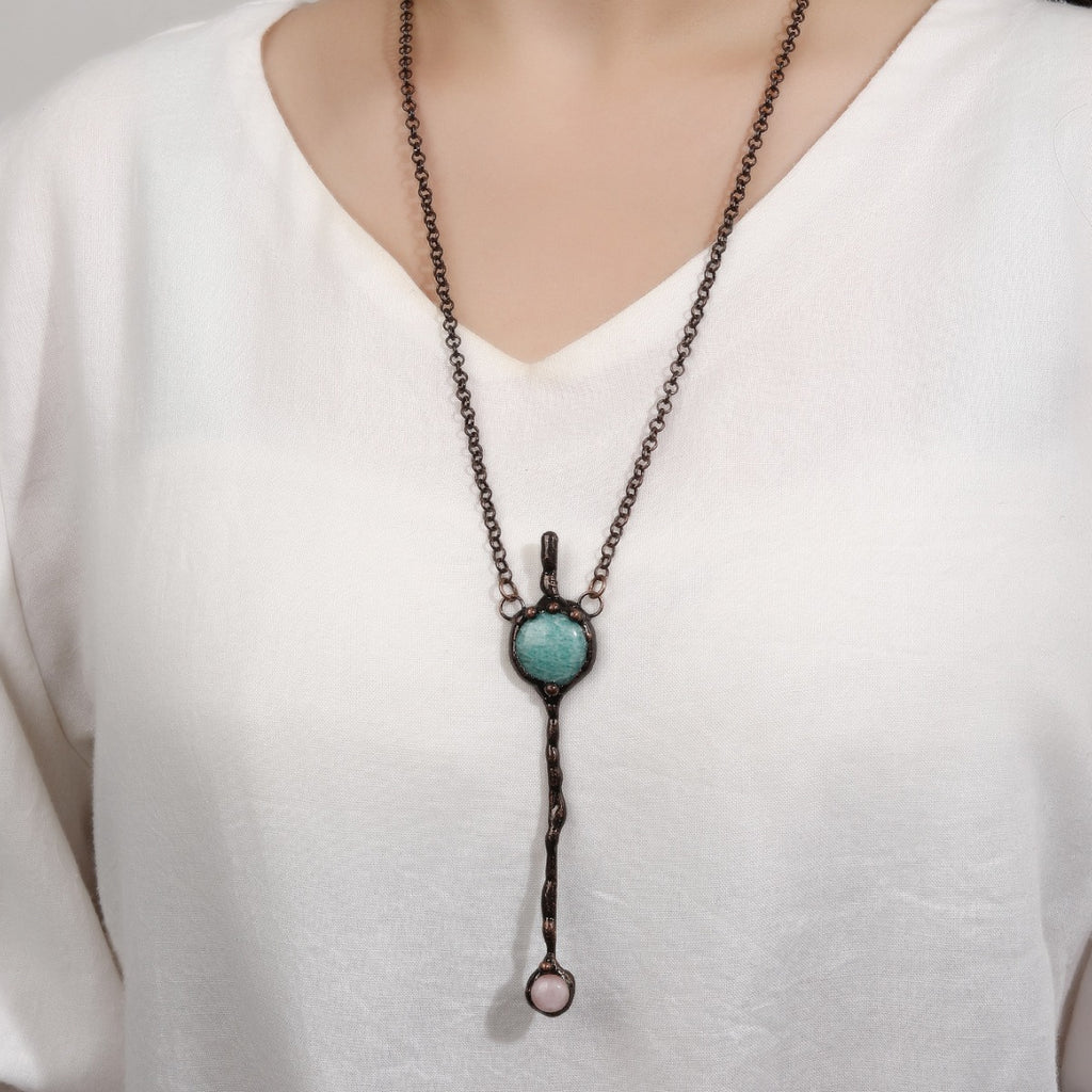 Schöne Halskette mit einzigartigem Stil