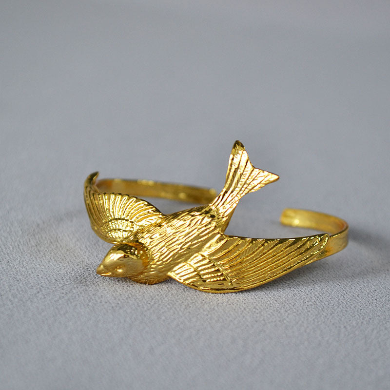 Schöne Gold Armband mit einzigartigem Stil