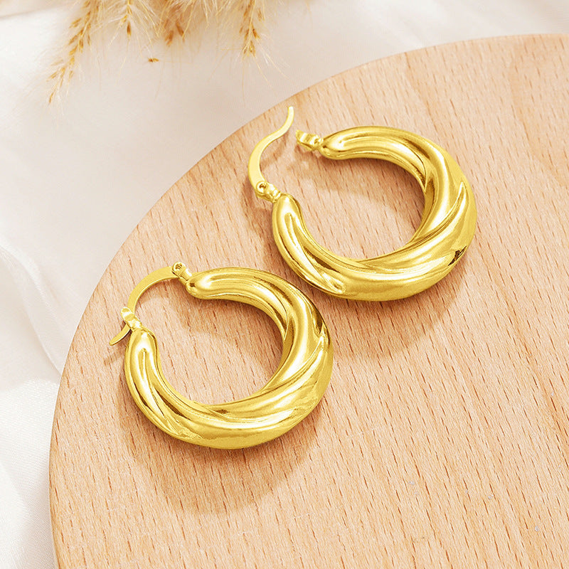 Atemberaubende Ohrring für den Alltag