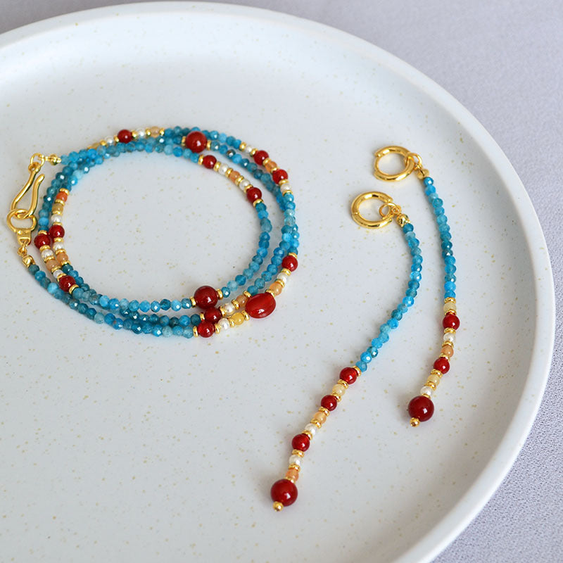 Schöne Halskette mit einzigartigem Stil