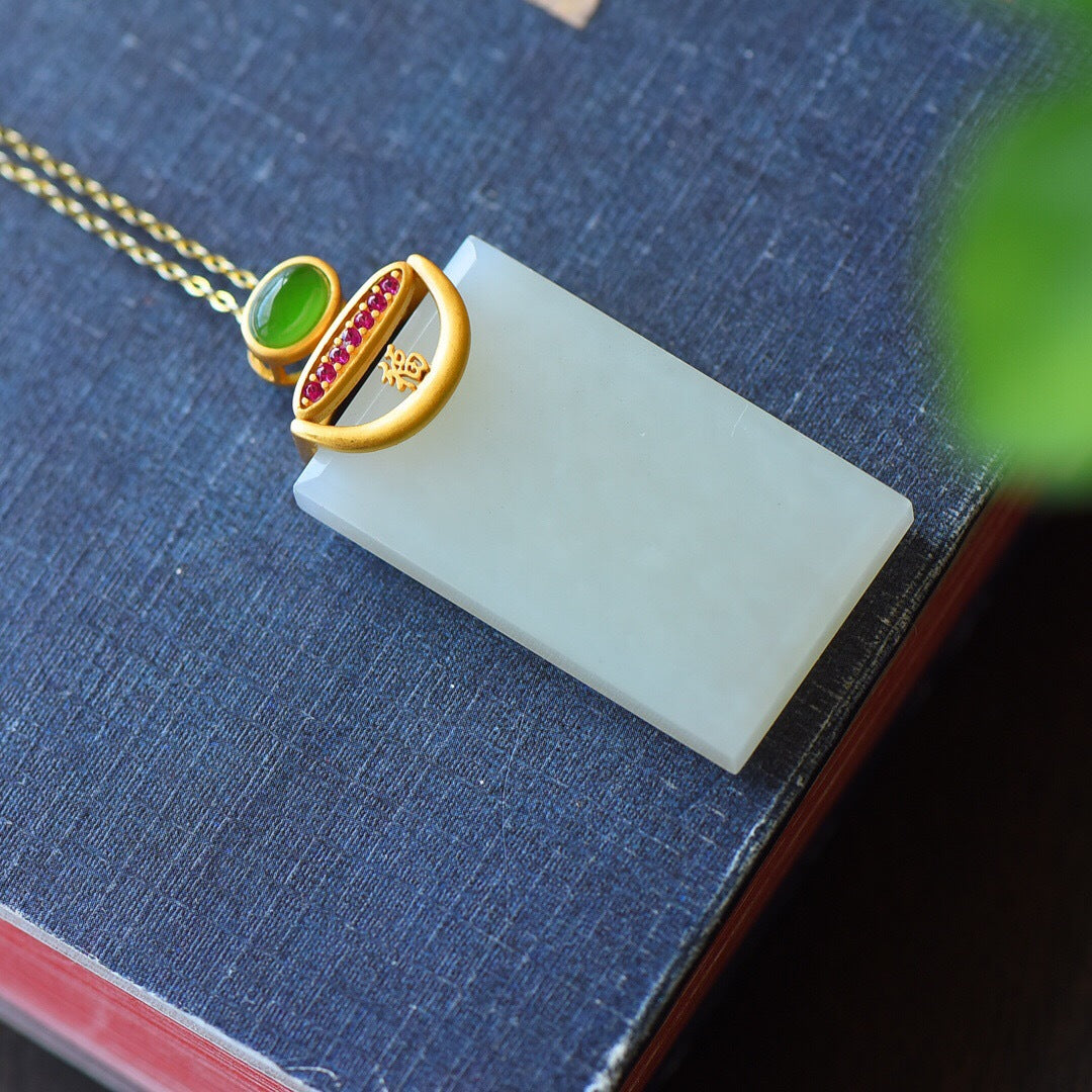 Zarte handwerkliche Halskette