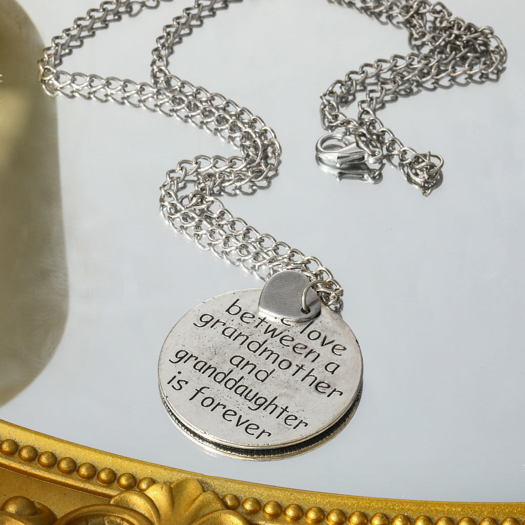 Schöne Halskette mit einzigartigem Stil