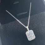 Schöne Halskette mit einzigartigem Stil