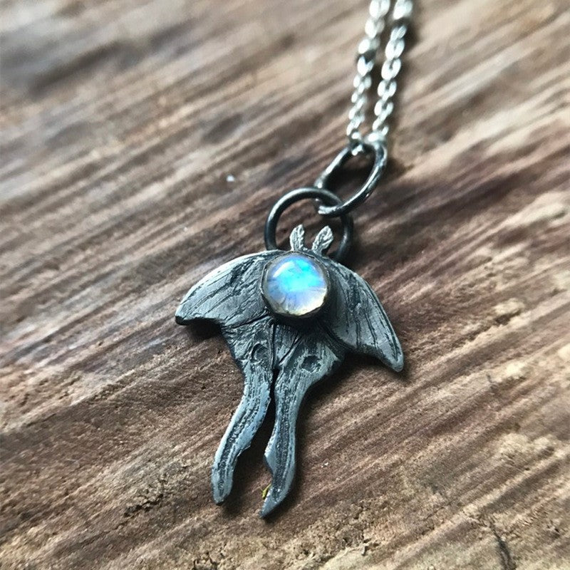 Schöne Halskette mit einzigartigem Stil