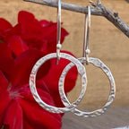 Zarte handwerkliche Ohrring