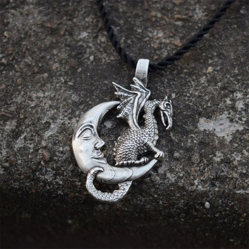 Zarte handwerkliche Halskette