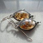 Zarte handwerkliche Ohrring