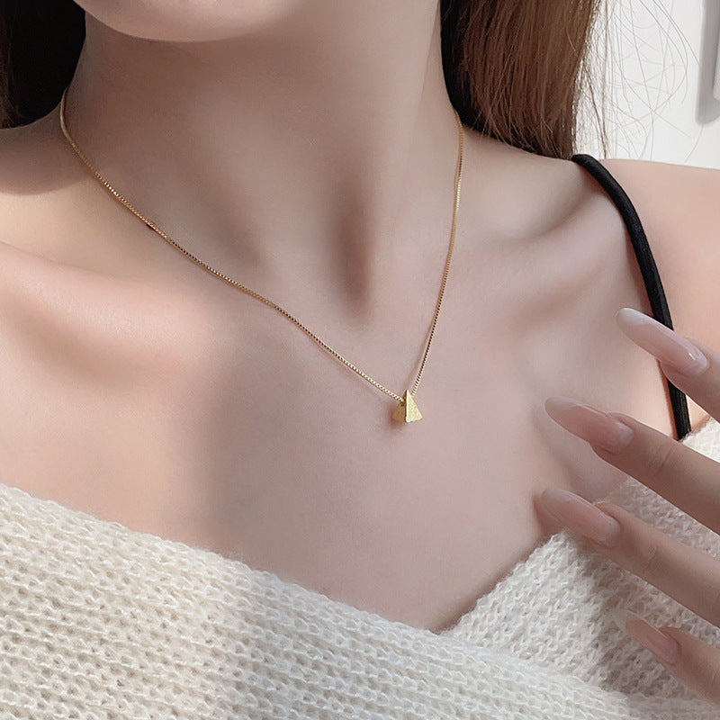 Schöne Halskette mit einzigartigem Stil