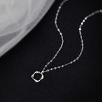 Schöne Halskette mit einzigartigem Stil