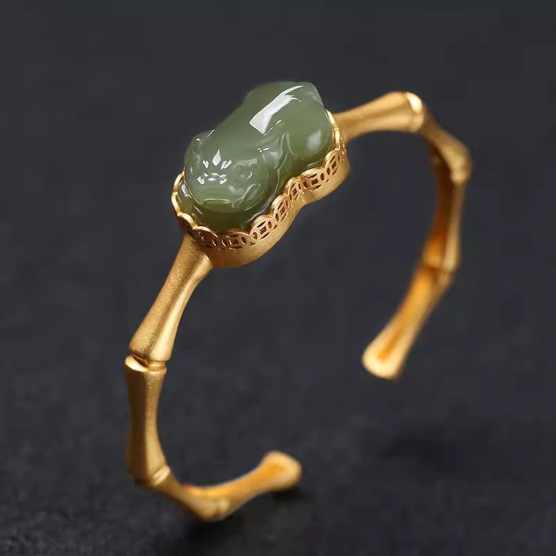 Klassische Gold Armband mit zeitloser Eleganz