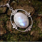 Zarte handwerkliche Halskette