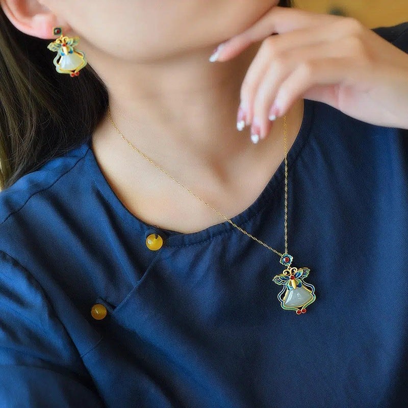 Schöne Silber Halskette mit einzigartigem Stil