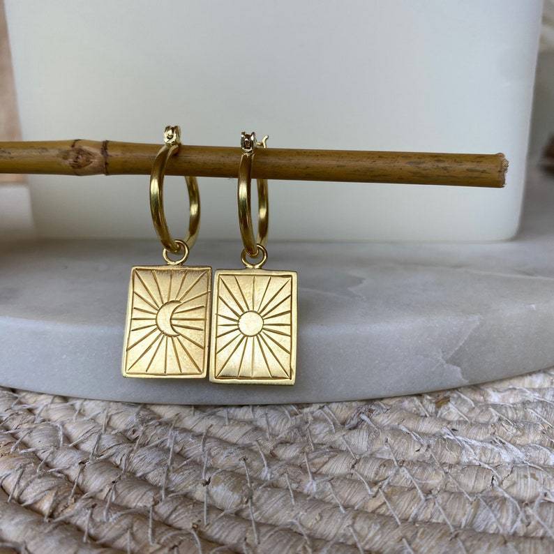 Klassische Gold Ohrring mit zeitloser Eleganz