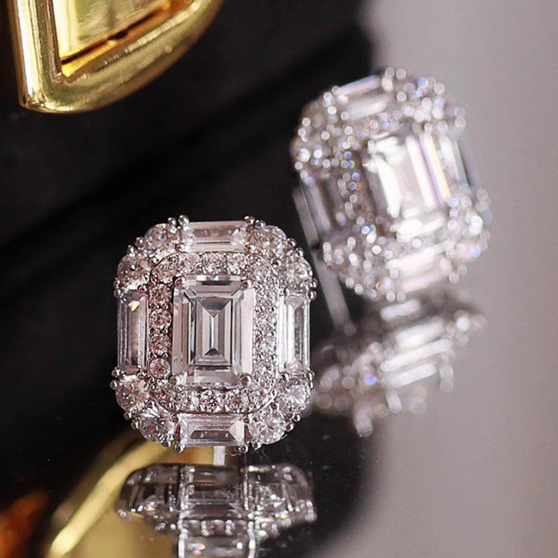 Atemberaubende Ohrring für den Alltag