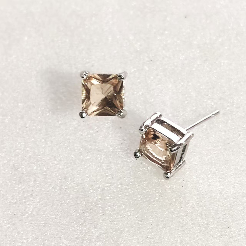 Schöne Ohrring mit einzigartigem Stil