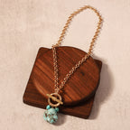 Schöne Halskette mit einzigartigem Stil