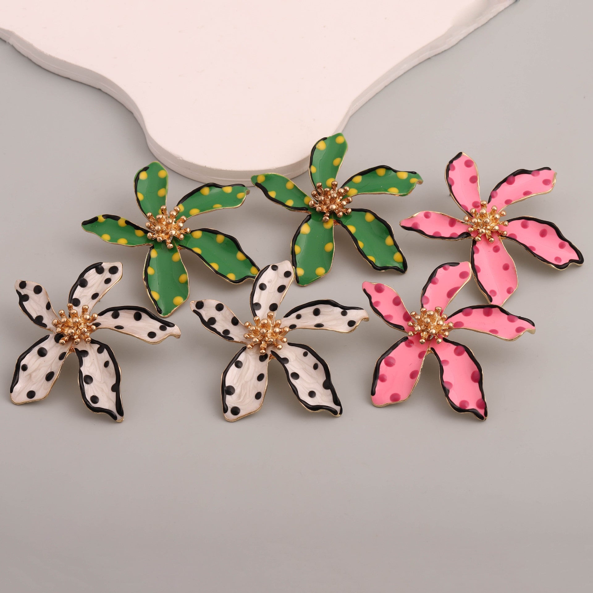 Atemberaubende Ohrring für den Alltag