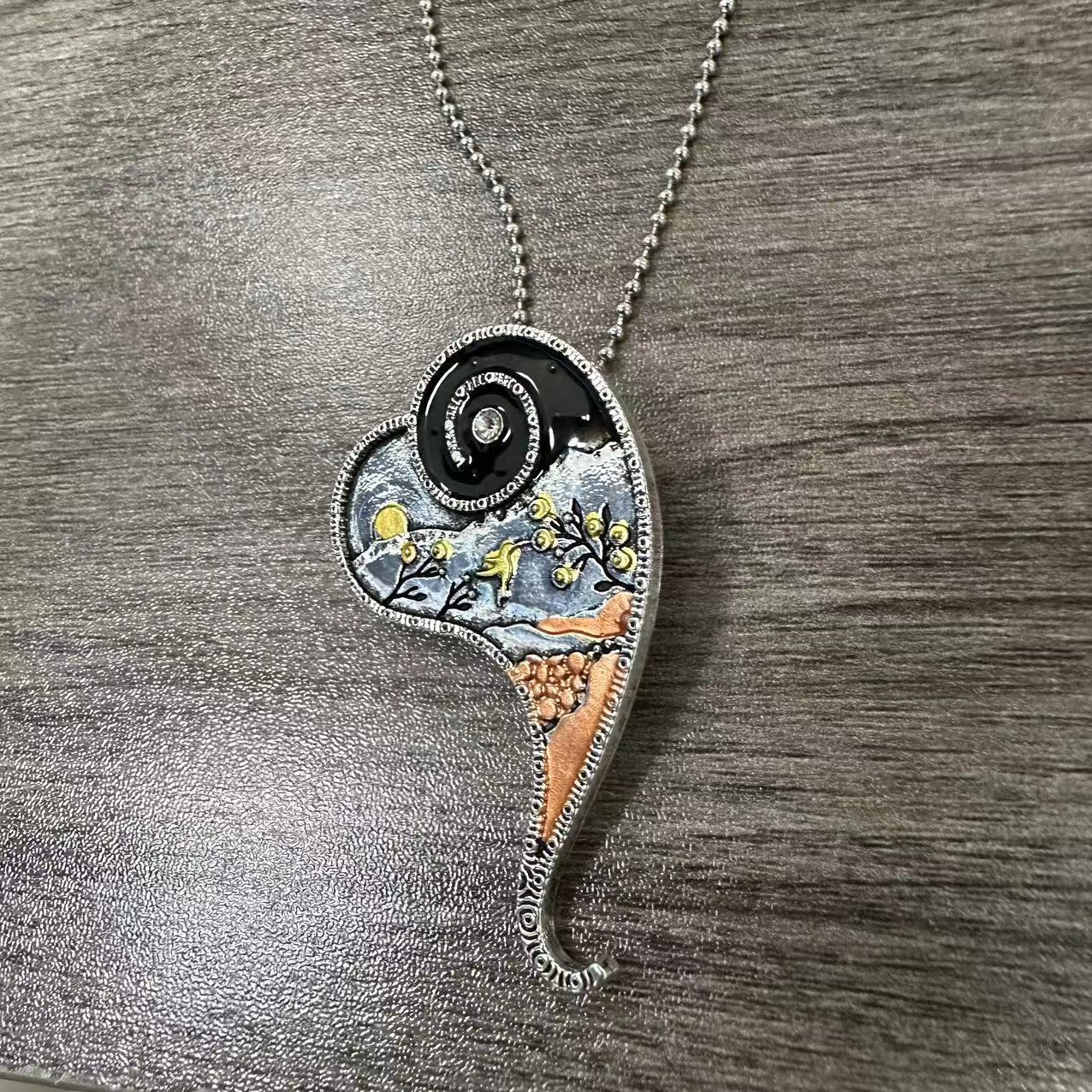 Zarte handwerkliche Halskette