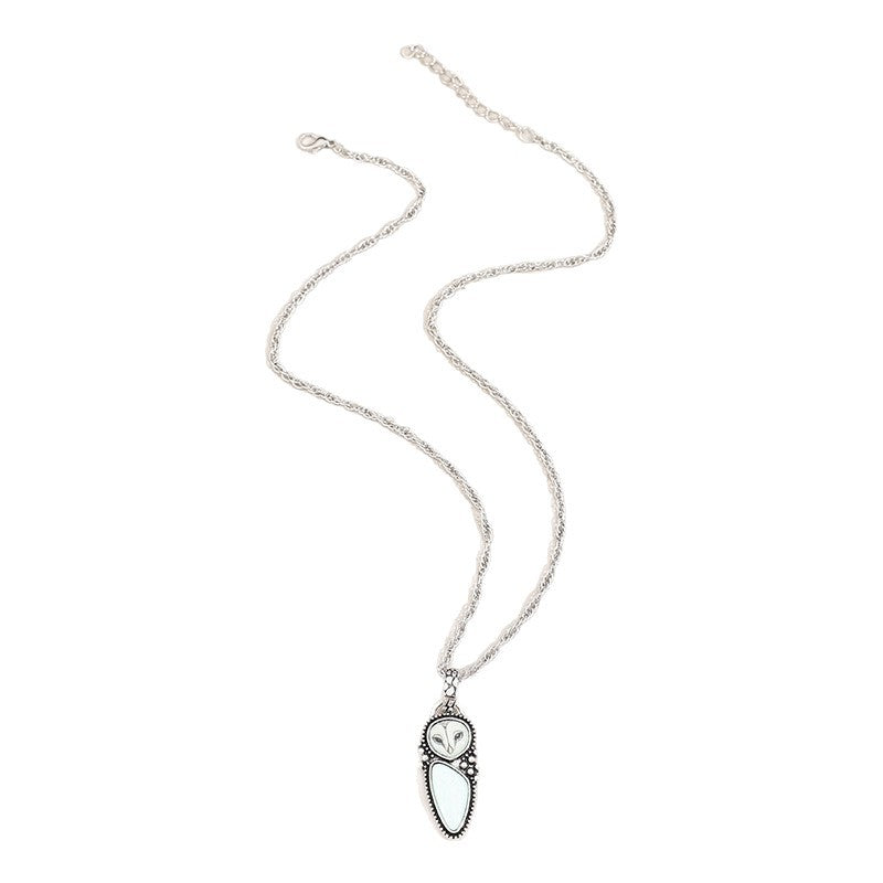 Zarte handwerkliche Halskette