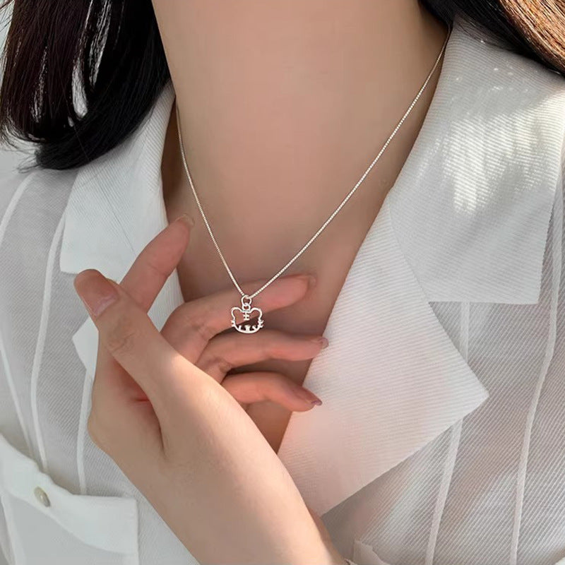 Zarte handwerkliche Halskette