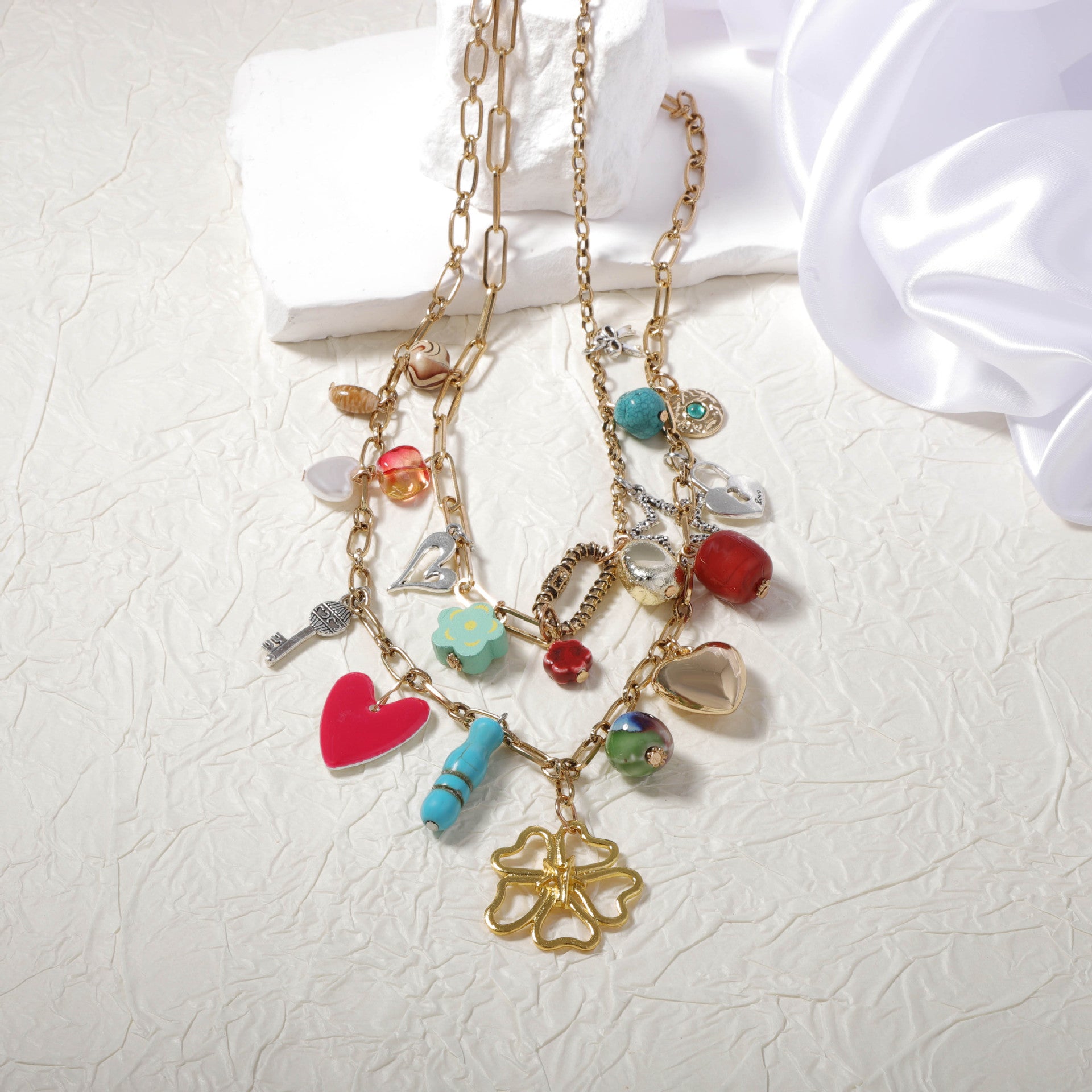 Zarte handwerkliche Halskette