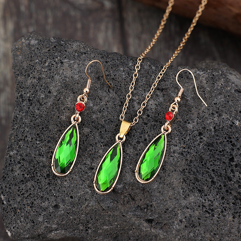 Zarte handwerkliche Halskette