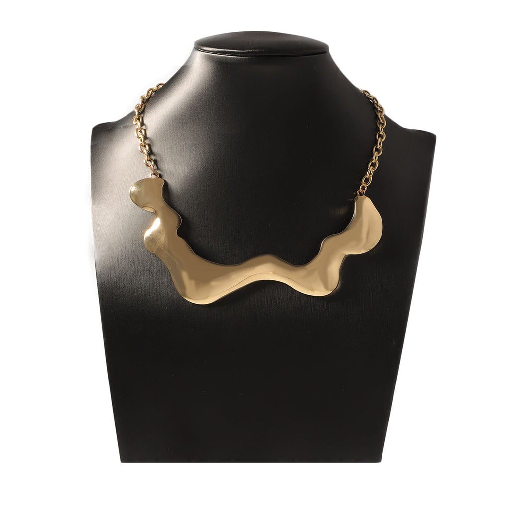 Schöne Halskette mit einzigartigem Stil