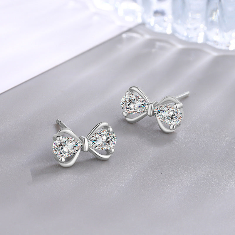 Zarte handwerkliche Ohrring