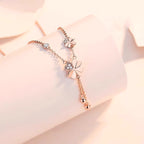 Schöne Halskette mit einzigartigem Stil