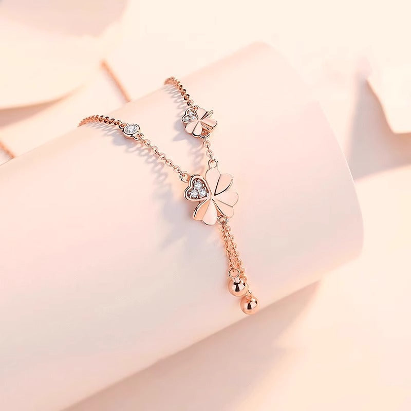 Schöne Halskette mit einzigartigem Stil