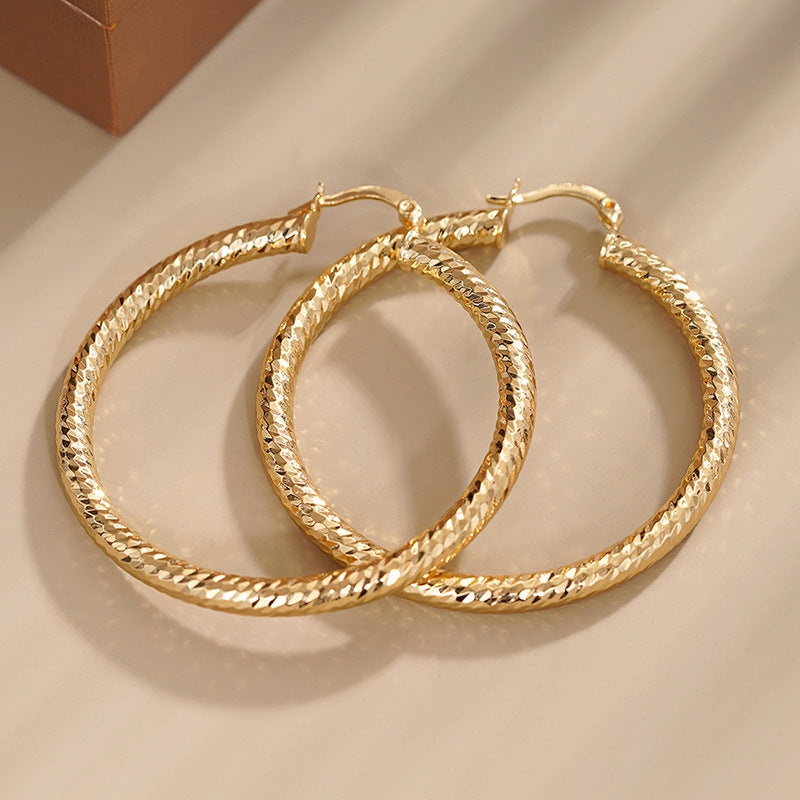 Atemberaubende Ohrring für den Alltag