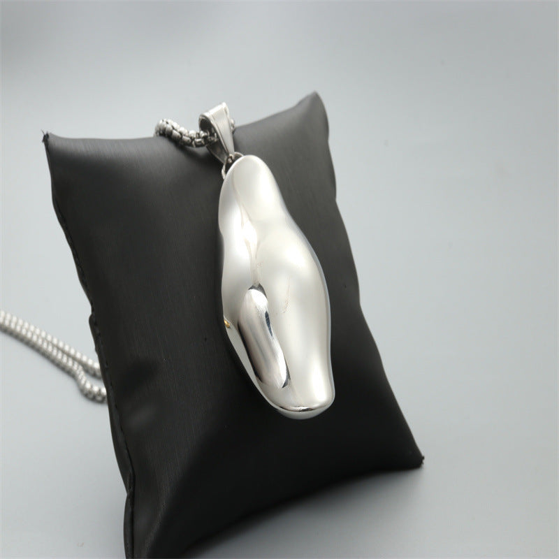 Schöne Halskette mit einzigartigem Stil