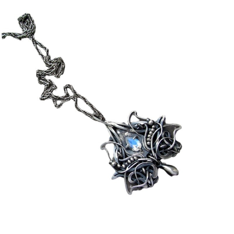 Zarte handwerkliche Halskette