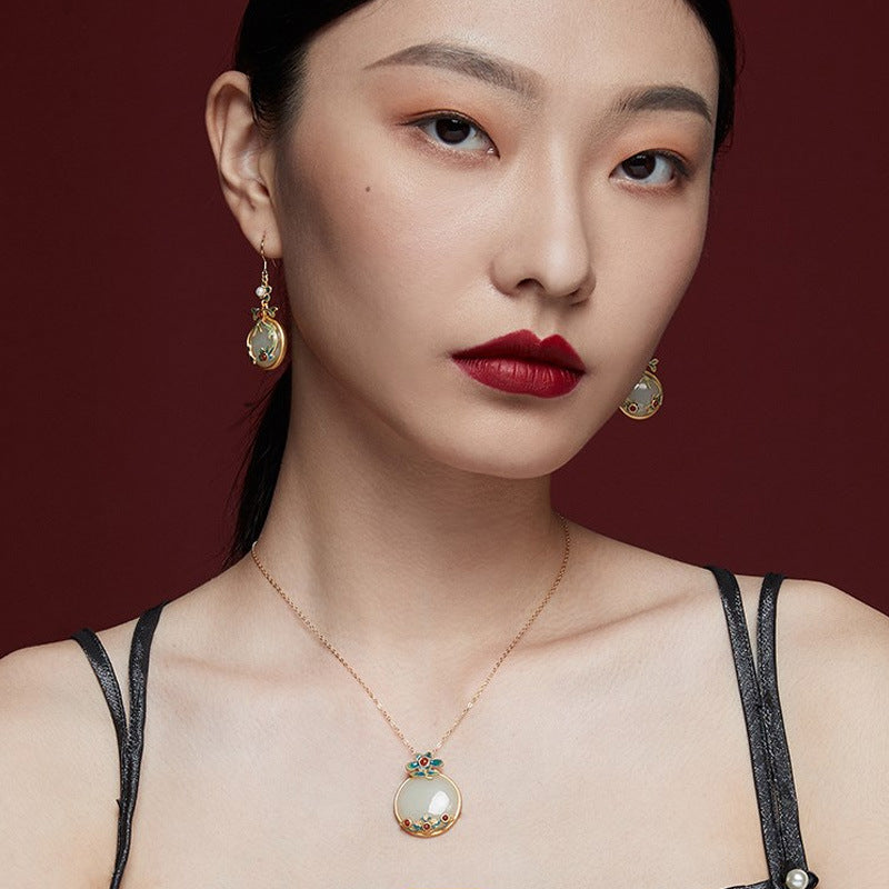 Schöne Silber Halskette mit einzigartigem Stil