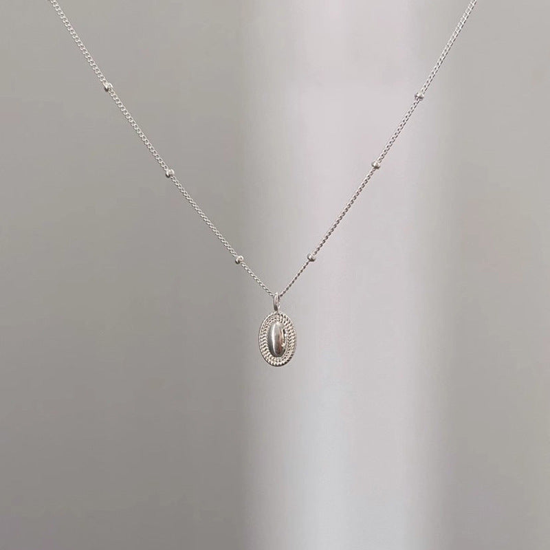 Zarte handwerkliche Halskette