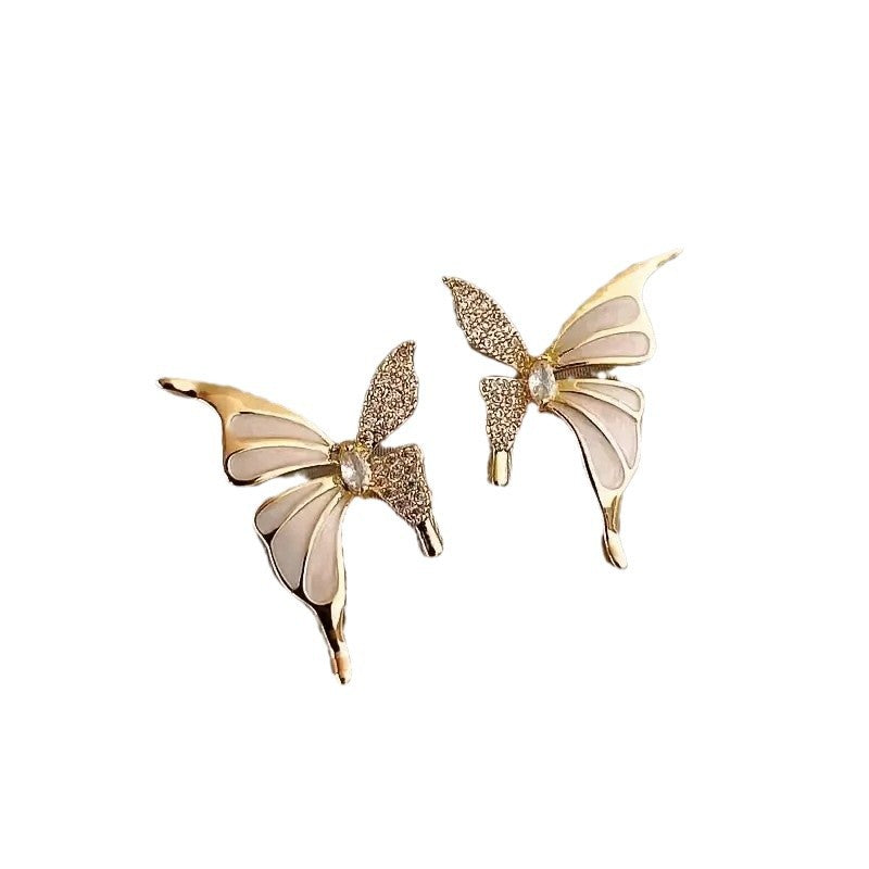 Zarte handwerkliche Ohrring