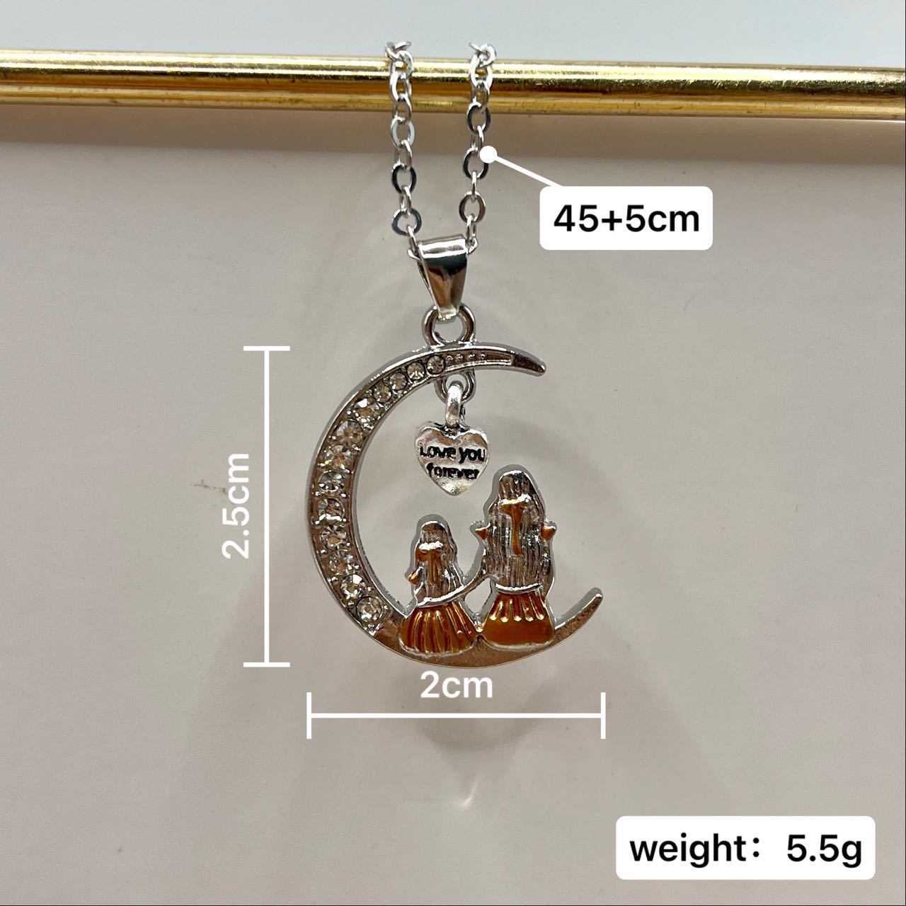 Schöne Halskette mit einzigartigem Stil