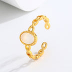 Zarte handwerkliche Ring