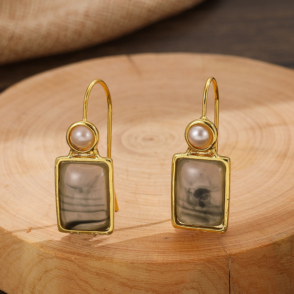 Atemberaubende Ohrring für den Alltag