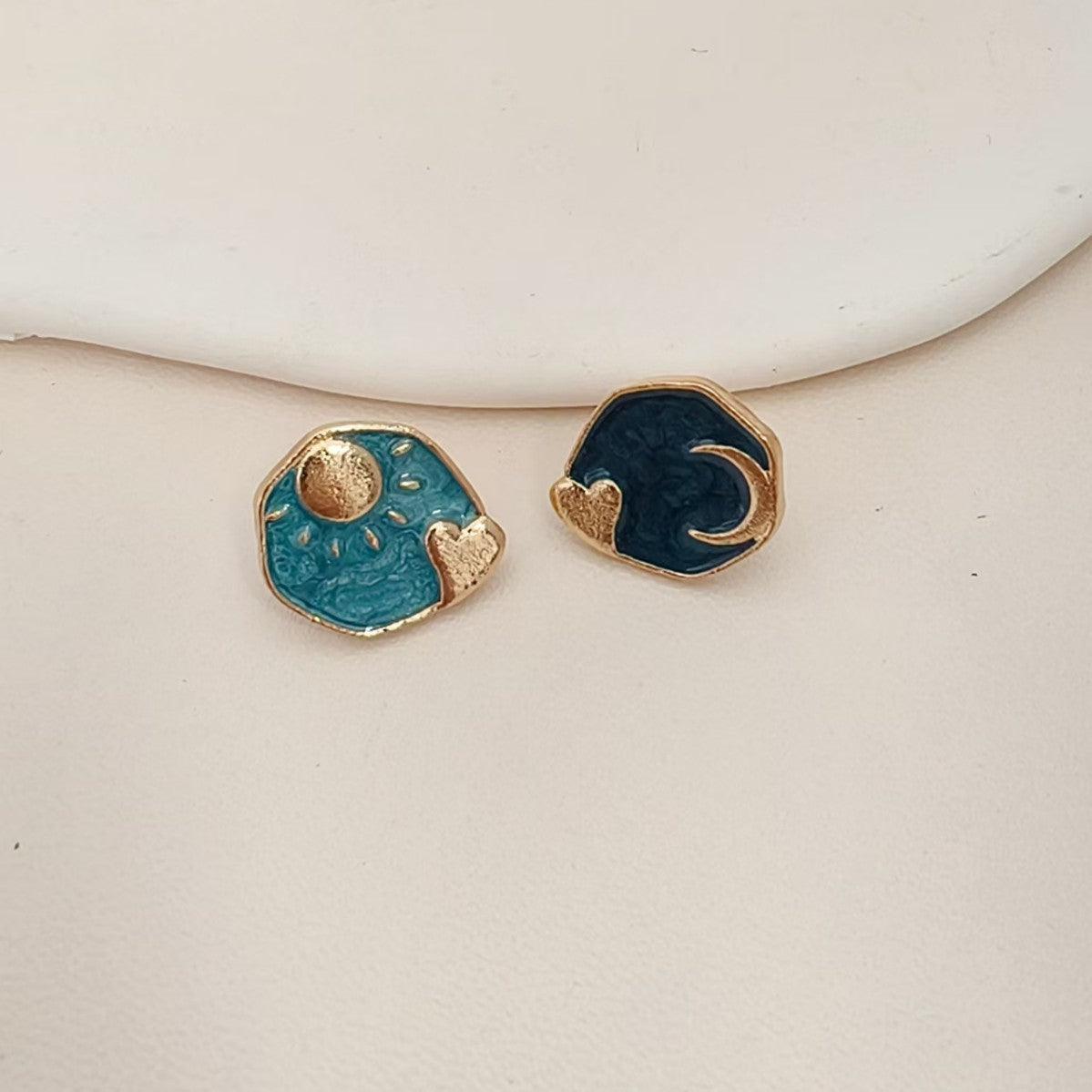 Zarte handwerkliche Ohrring