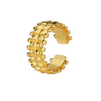 Zarte handwerkliche Ring