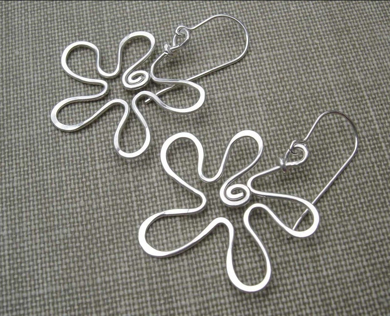 Atemberaubende Ohrring für den Alltag