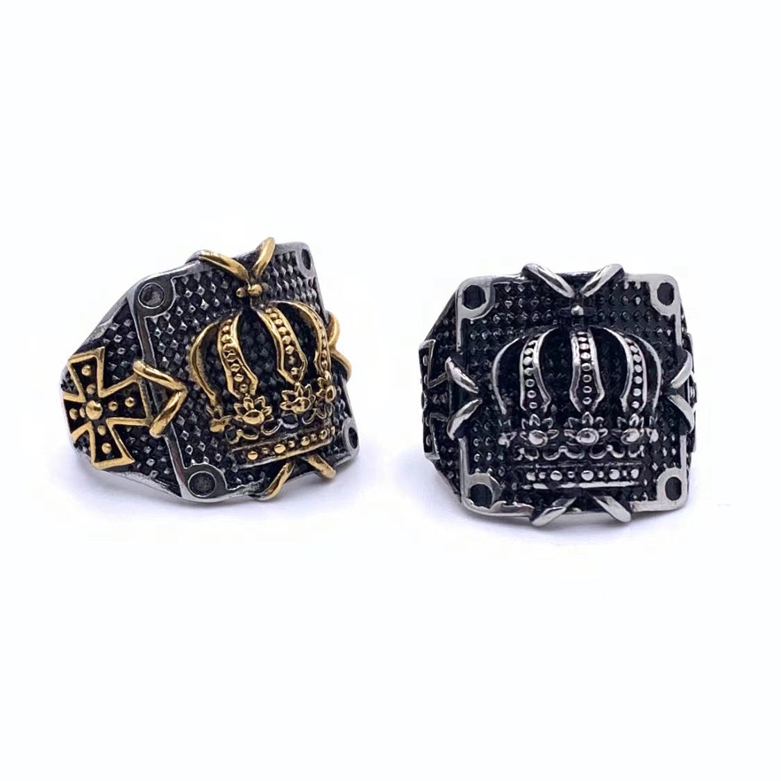 Zarte handwerkliche Ring