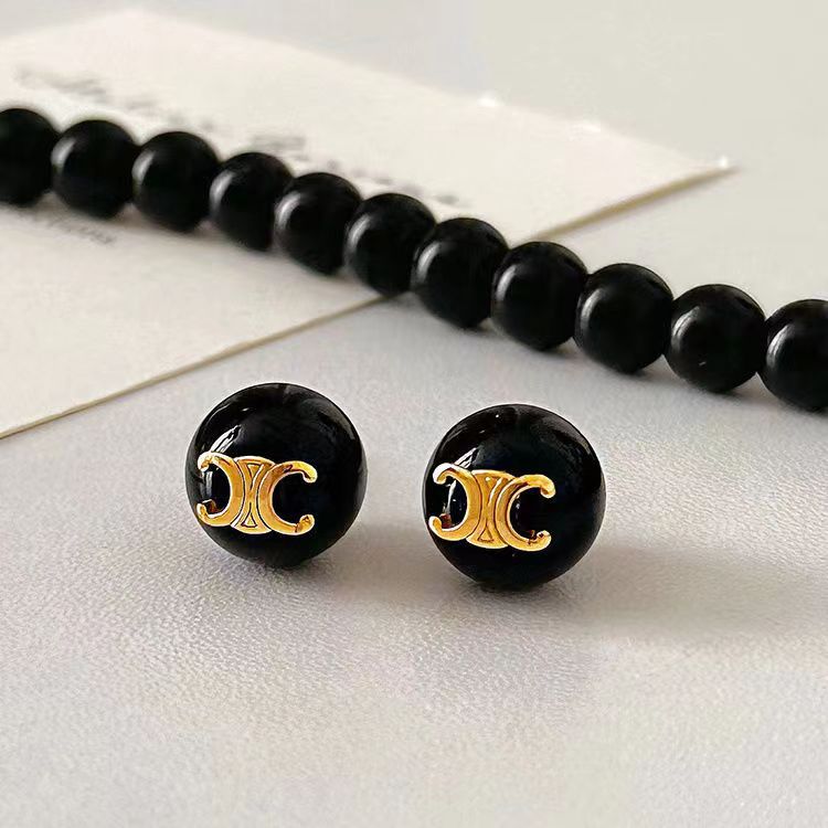 Atemberaubende Ohrring für den Alltag