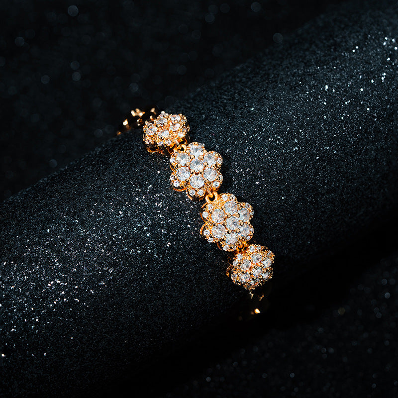 Schöne Armband mit einzigartigem Stil